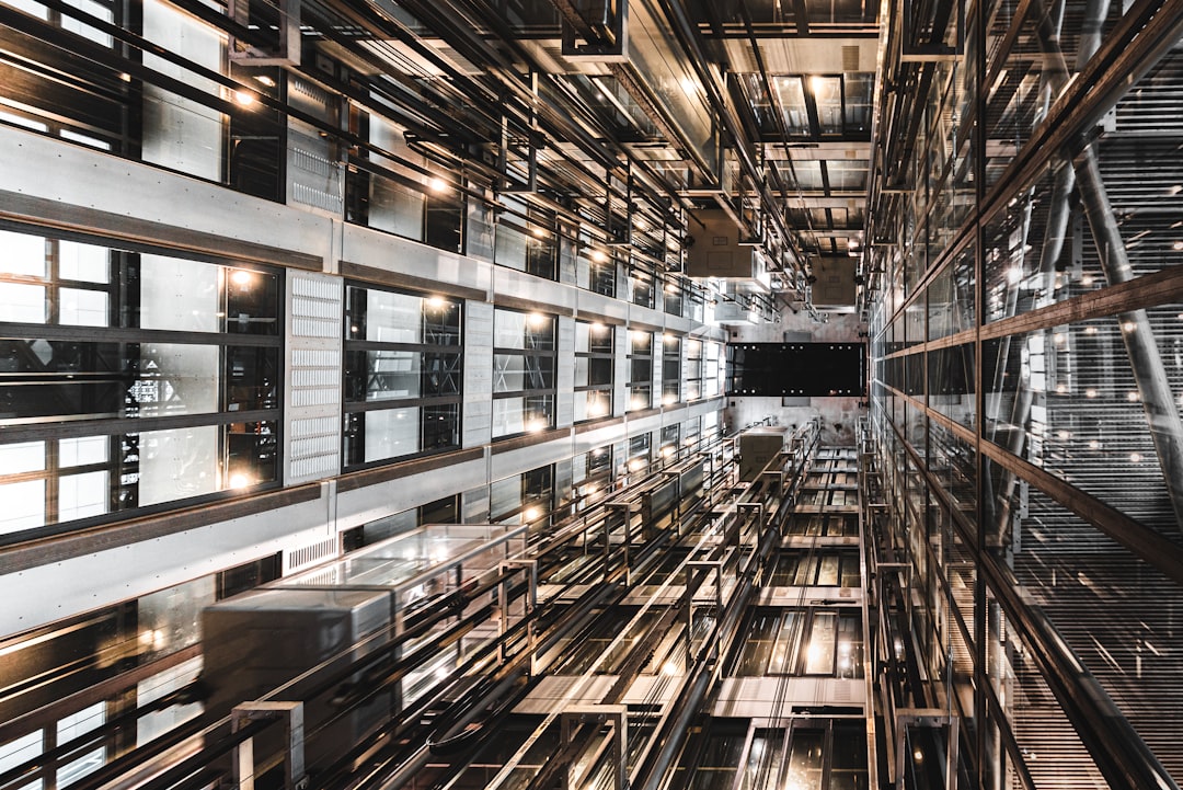 photo-1609697426670-ef9809f0b0d0cropentropycstinysrgbfitmaxfmjpgixidM3wxNDA1NTd8MHwxfHNlYXJjaHwxNnx8d2FyZWhvdXNlc3xlbnwxfDB8fHwxNzQ0MDYzNTU5fDAixlibrb-4.0.3q80w1080